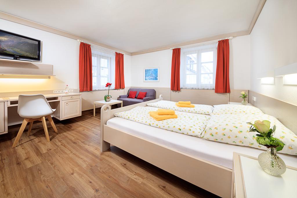 Hotel Garni Zur Laute מינדלהיים מראה חיצוני תמונה